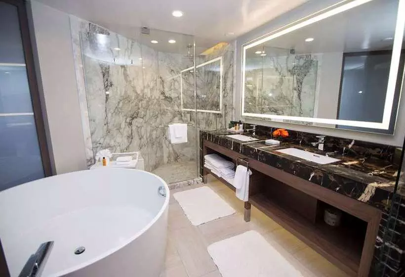 سوئیت با تخت بزرگ, Hilton Los Angeles/universal City
