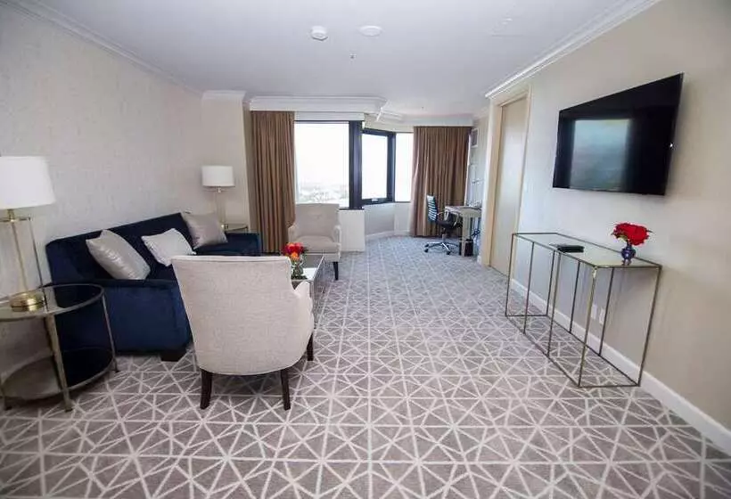 سوئیت با تخت بزرگ, Hilton Los Angeles/universal City