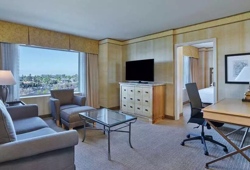 سوئیت با تخت بزرگ, Hilton Los Angeles/universal City