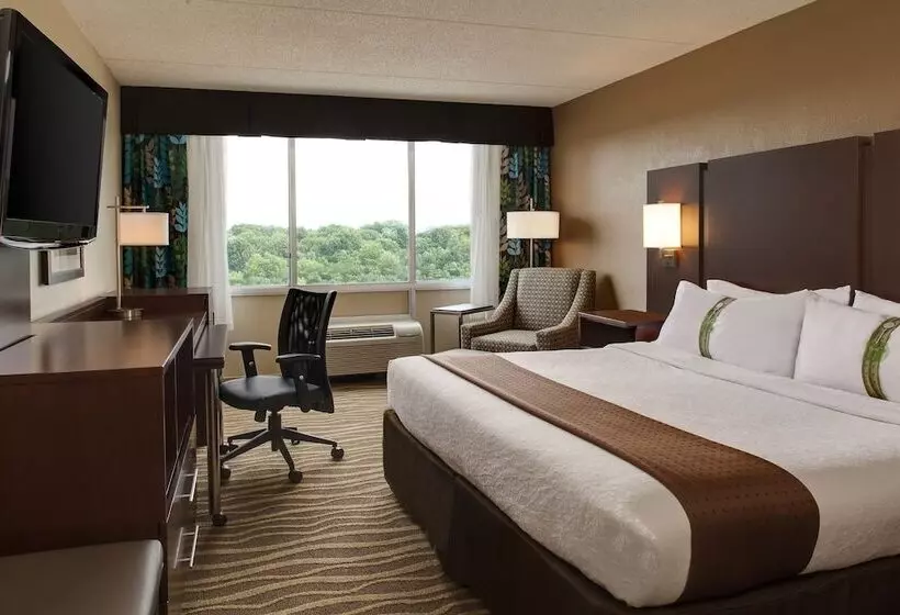 ２ダブルベッドのスタンダードルーム, Holiday Inn Hotel & Suites Overland Park West, An Ihg