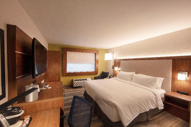 キングサイズベッドのスタンダードルーム, Holiday Inn Express Athens   University Area, An Ihg