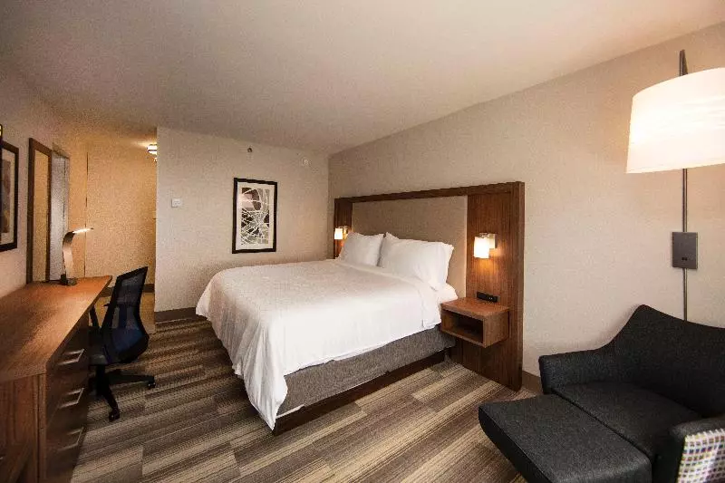 اتاق استاندارد با تخت بزرگ برای معلولان, Holiday Inn Express Athens University Area, An Ihg