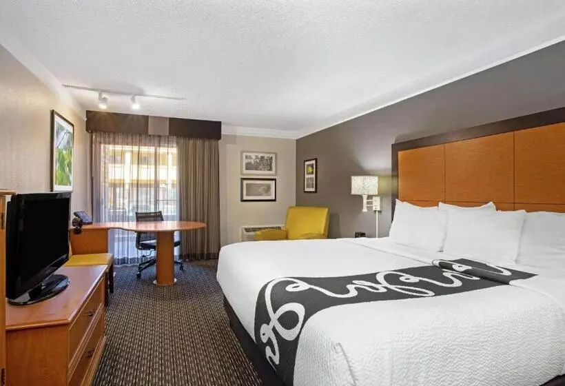 キングサイズベッドのスタンダードルーム, La Quinta Inn By Wyndham Tucson East