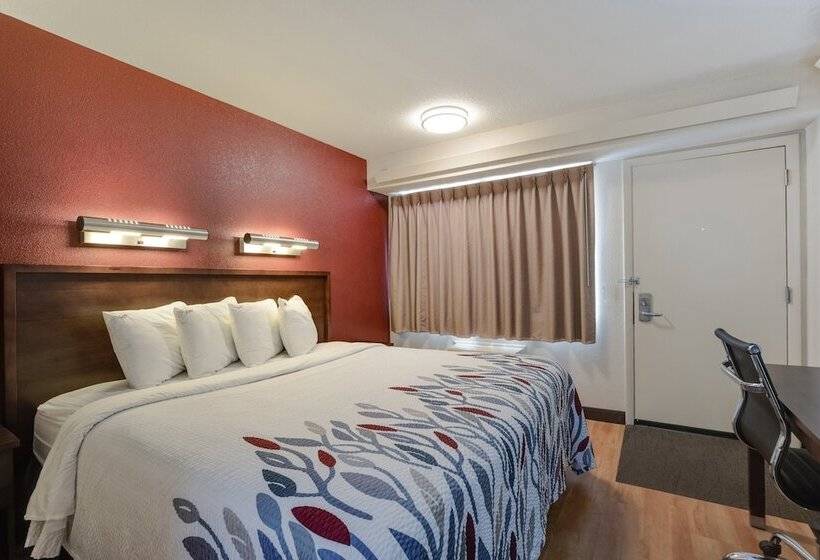 اتاق لوکس, Super 8 By Wyndham Deerfield   Northbrook