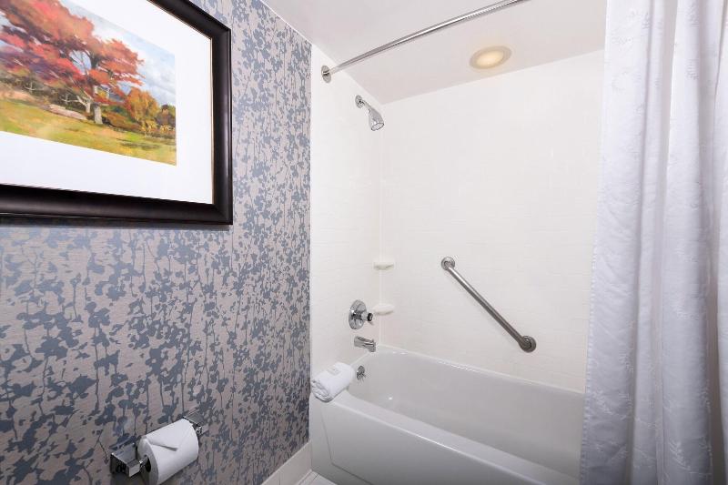 מיטת קינג בסוויטה, Sheraton Atlanta Perimeter North
