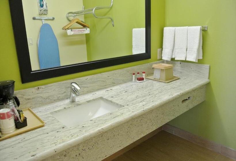 חדר דלוקס, Solara Inn And Suites