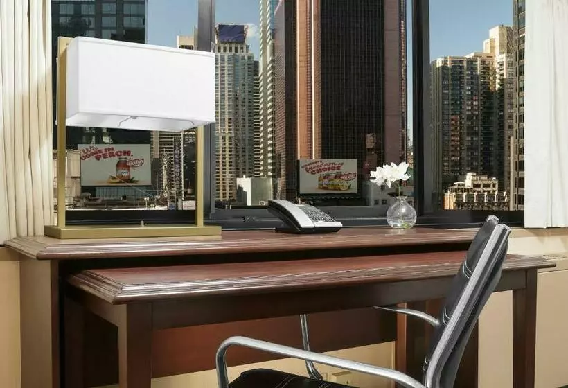 اتاق استاندارد با تخت بزرگ, The Manhattan at Times Square