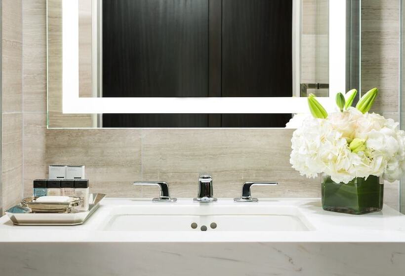 سوییت, The Manhattan at Times Square