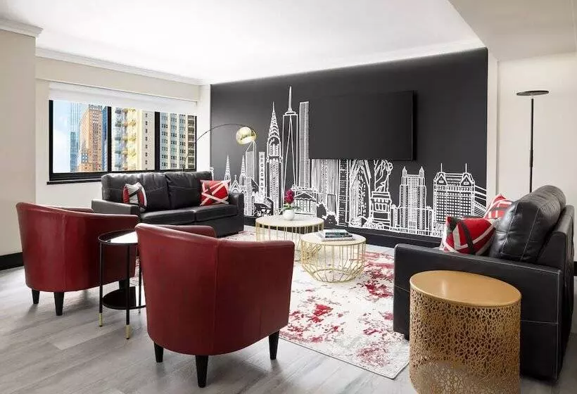 سوییت, The Manhattan at Times Square