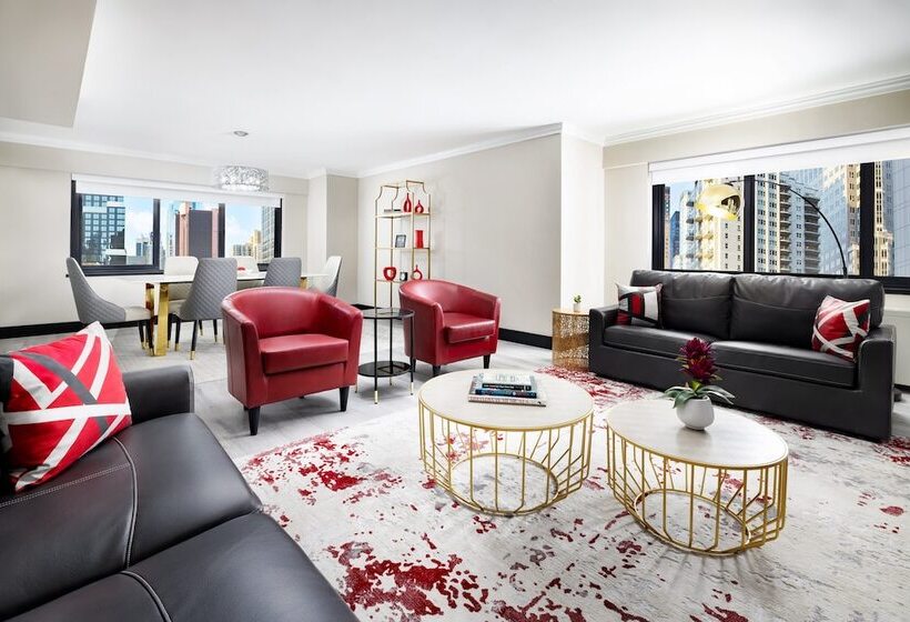 سوییت, The Manhattan at Times Square