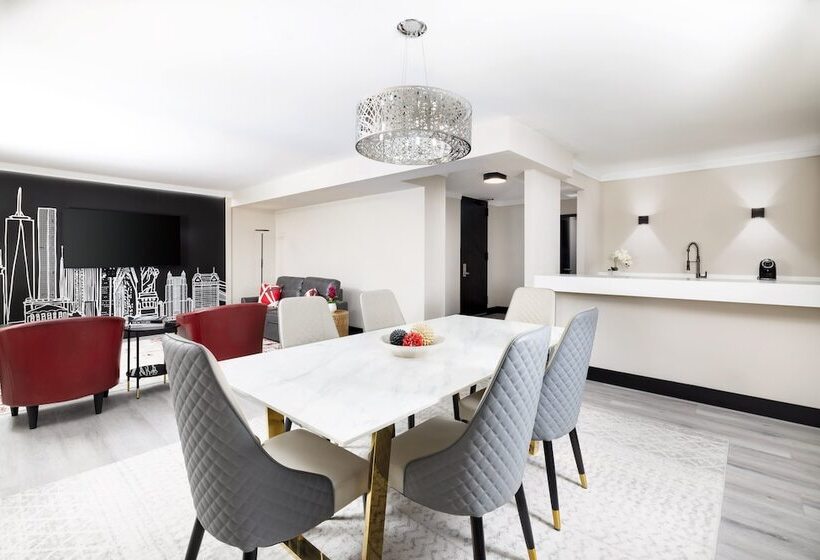 سوییت, The Manhattan at Times Square