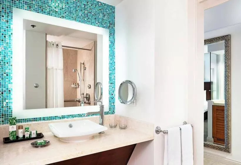 اتاق استاندارد با 2 تخت دوبل, The Royal Hawaiian, A Luxury Collection Resort, Waikiki