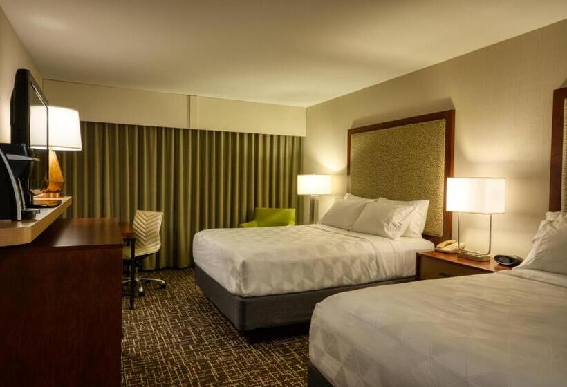 Номер Стандарт Вид на Бассейн, Holiday Inn Hotel & Suites Minneapolis Lakeville, An Ihg