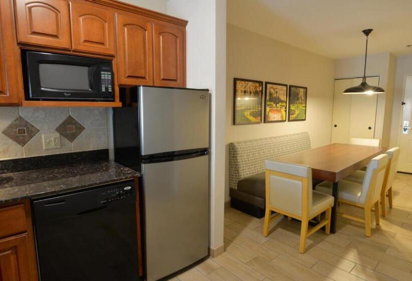 Номер Executive Кровать Кинг, Holiday Inn Hotel & Suites Minneapolis Lakeville, An Ihg