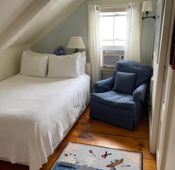 Номер Стандарт, Cliff Lodge