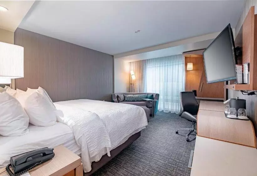 キングサイズベッドのスタンダードルーム, Courtyard By Marriott Toledo West