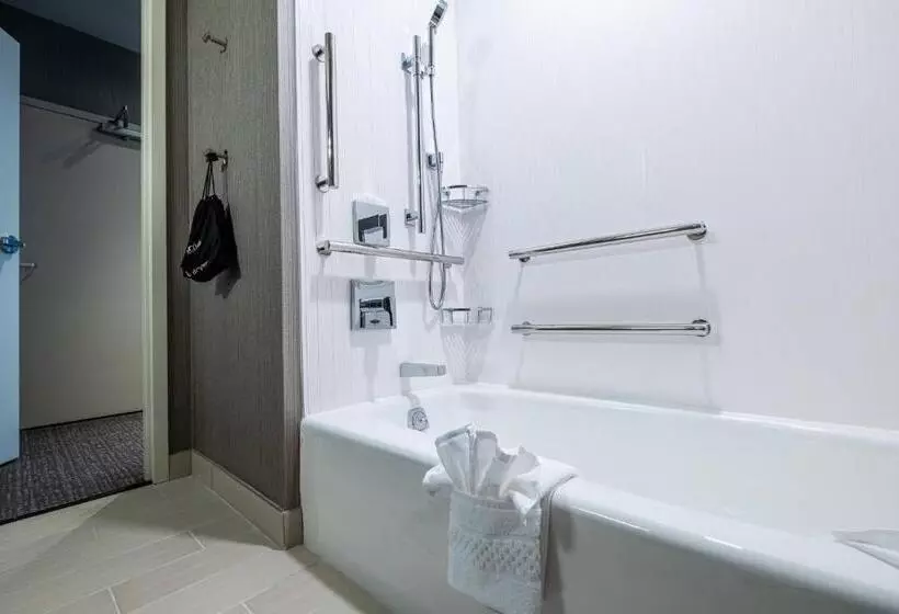 クイーンサイズベッドのスタンダードルーム, Courtyard By Marriott Toledo West