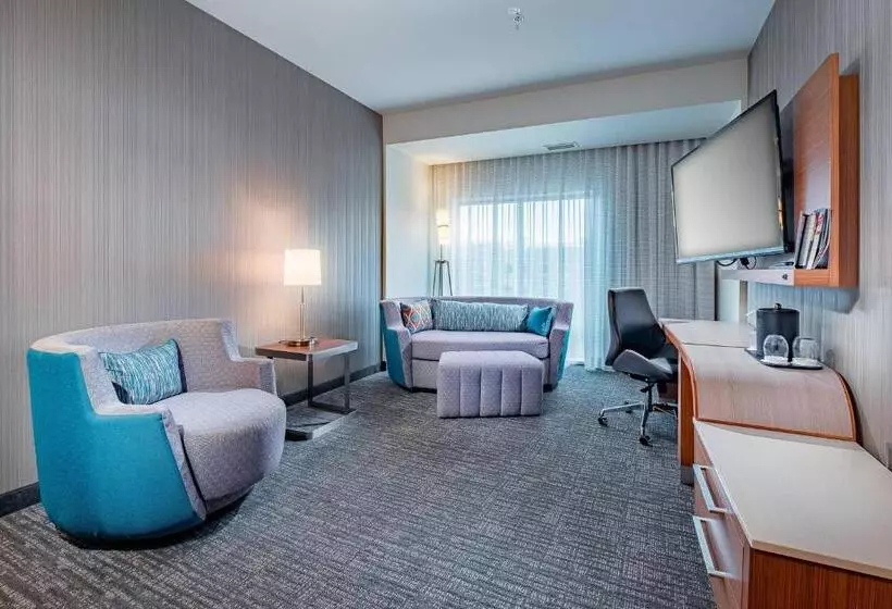 キングサイズベッドのスイートルーム, Courtyard By Marriott Toledo West