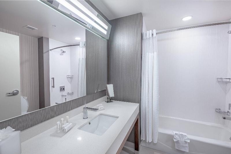 Номер Стандартный Кровать Куин, Courtyard By Marriott Toledo West