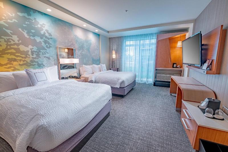 带特大床的标准间, Courtyard By Marriott Toledo West