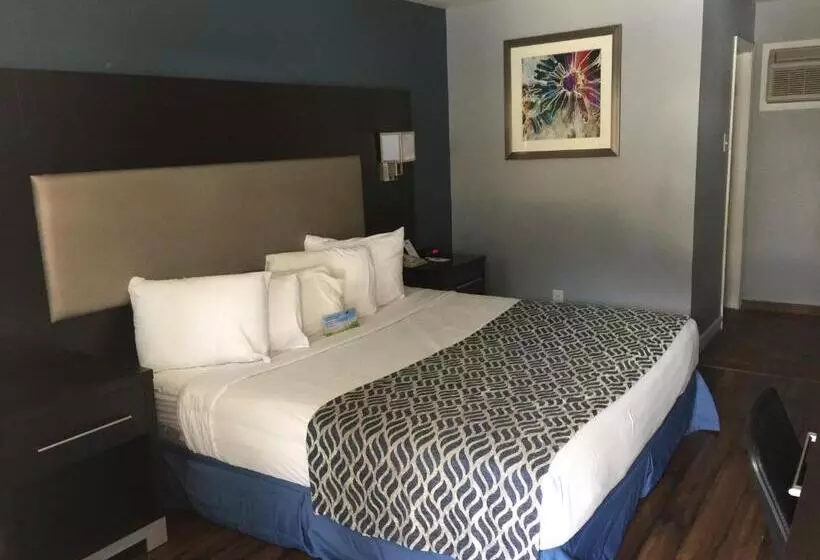 身障者適用キングサイズベッドルーム, Days Inn By Wyndham Austin/university/downtown