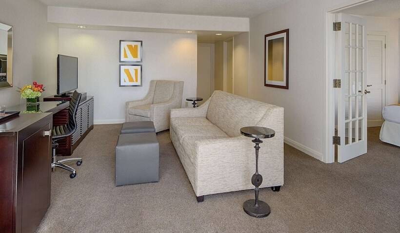 סוויטה דלוקס, Doubletree By Hilton Hotel Houston   Greenway Plaza