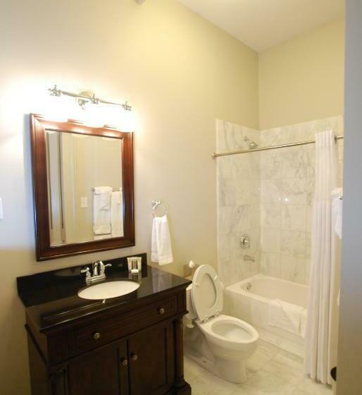 اتاق لوکس با تخت بزرگ, Inn On St. Peter, A French Quarter Guest Houses Property