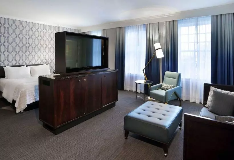 سوییت جونیور, Le Méridien Dallas, The Stoneleigh