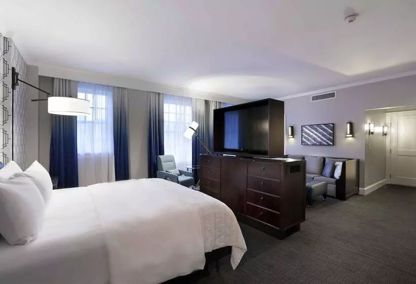 سوییت جونیور, Le Méridien Dallas, The Stoneleigh
