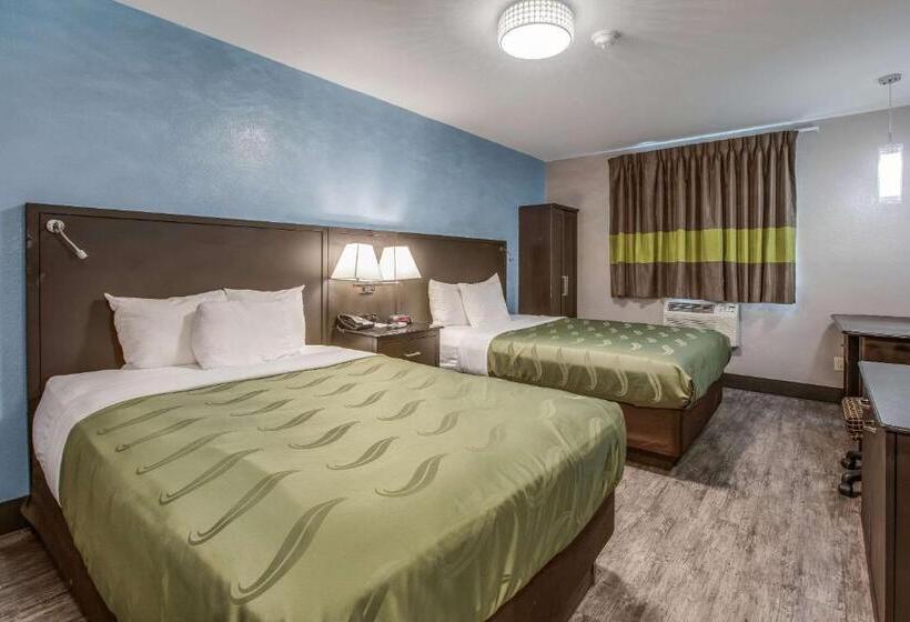 带2个双人床的标准工作室, Quality Inn Atlanta Airport Central