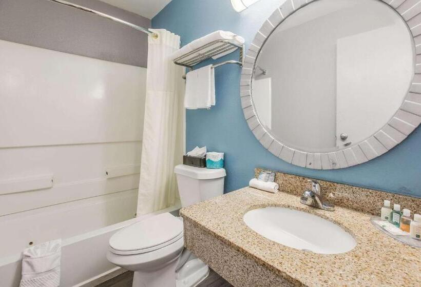 带大床的套房, Quality Inn Atlanta Airport Central