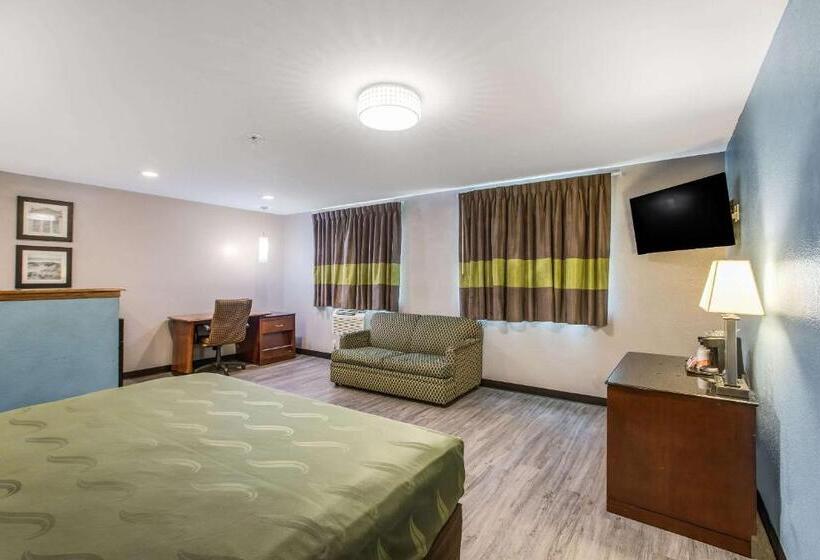 מיטת קינג בסוויטה, Quality Inn Atlanta Airport Central