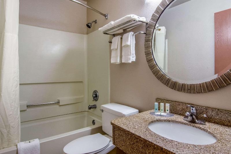 带大床的标准间, Quality Inn Atlanta Airport Central