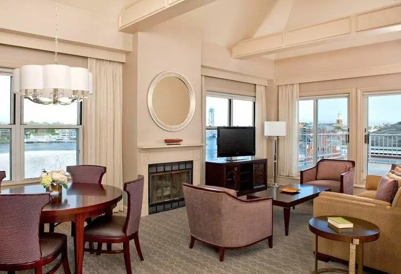 اتاق کلاب, Sheraton Portsmouth Harborside
