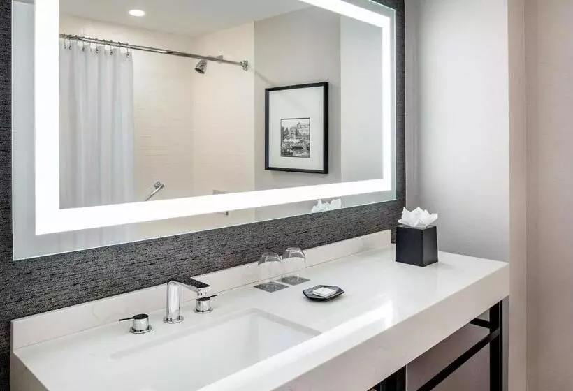 اتاق استاندارد, Sheraton Portsmouth Harborside