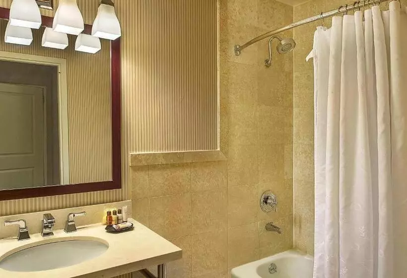 ２ダブルベッドのスタンダードルーム, Sheraton Westport Lakeside Chalet