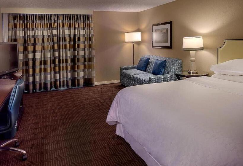 キングサイズベッドのクラブルーム, Sheraton Westport Lakeside Chalet