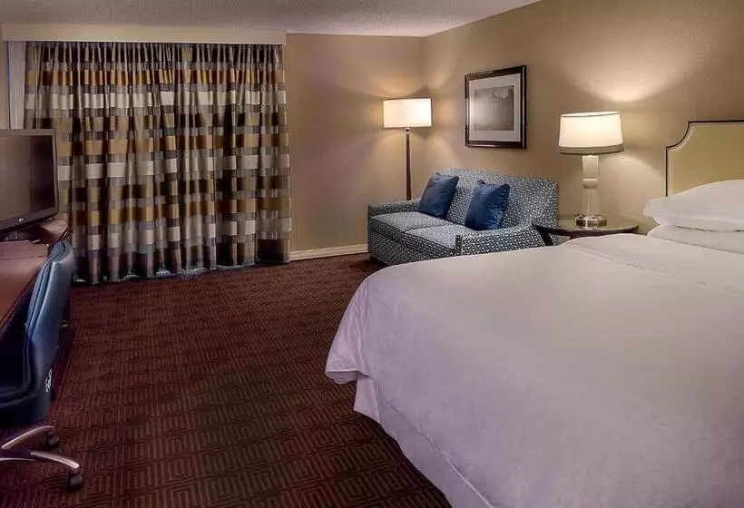 キングサイズベッドのクラブルーム, Sheraton Westport Lakeside Chalet