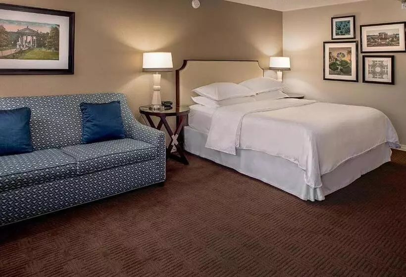 キングサイズベッドのクラブルーム, Sheraton Westport Lakeside Chalet