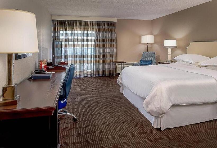 キングサイズベッドのスタンダードルーム, Sheraton Westport Lakeside Chalet