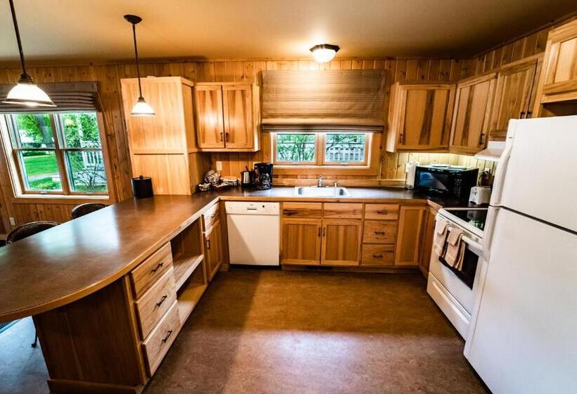 Бунгало Стандарт, Sun Mountain Lodge