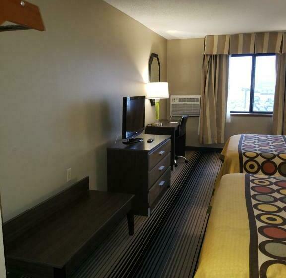 标准间, Super 8 By Wyndham Milwaukee Airport