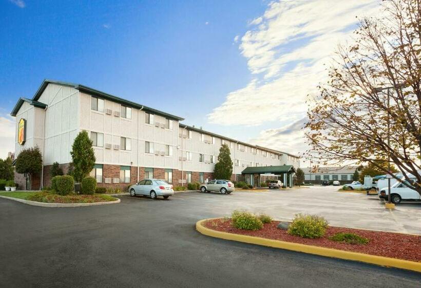 标准间, Super 8 By Wyndham Milwaukee Airport