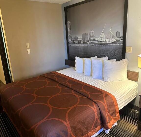带大床的套房, Super 8 By Wyndham Milwaukee Airport