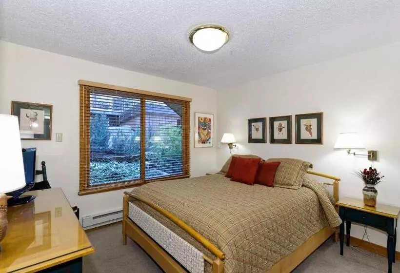 2 Bedroom Premium Apartment, The Crestwood Snowmass Village