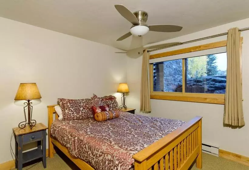 3 Bedroom Premium Apartment, The Crestwood Snowmass Village