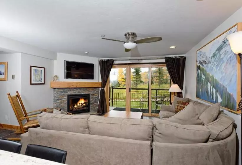 3 Bedroom Premium Apartment, The Crestwood Snowmass Village