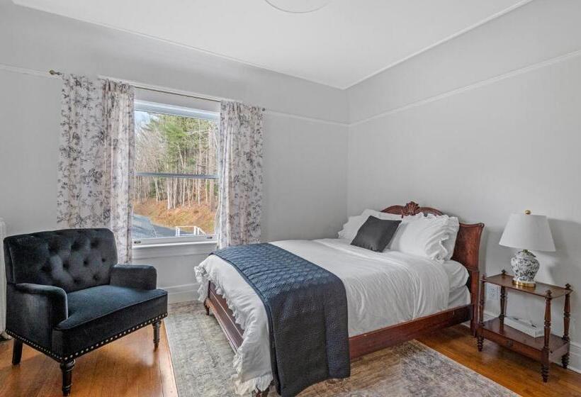 غرفة قياسية, The Hartness House