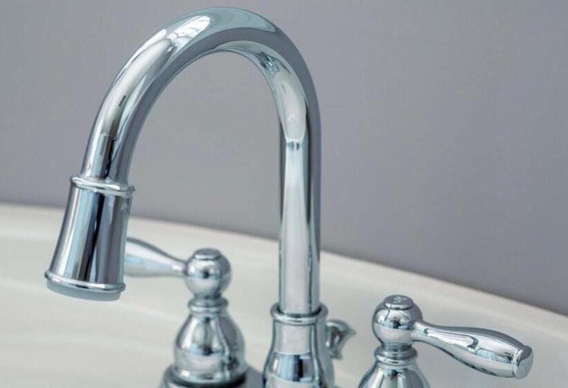 غرفة قياسية, The Hartness House