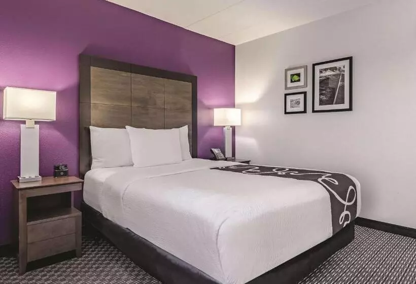 اتاق استاندارد برای معلولان, La Quinta By Wyndham Warwick Providence Airport